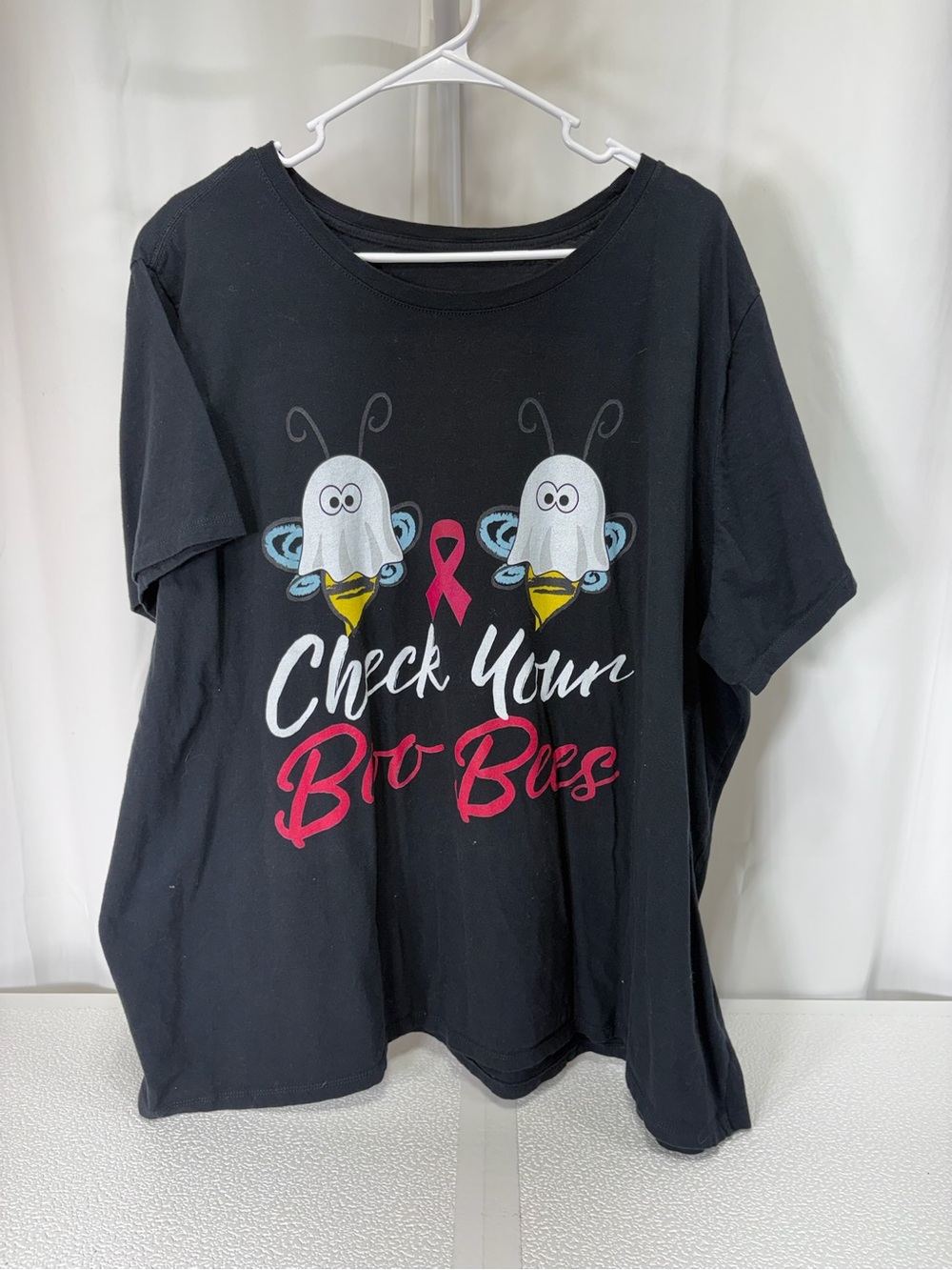 Gildan Black Short Sleeve Tee with Ghost-Bee Graphic and Pink Ribbon 4148